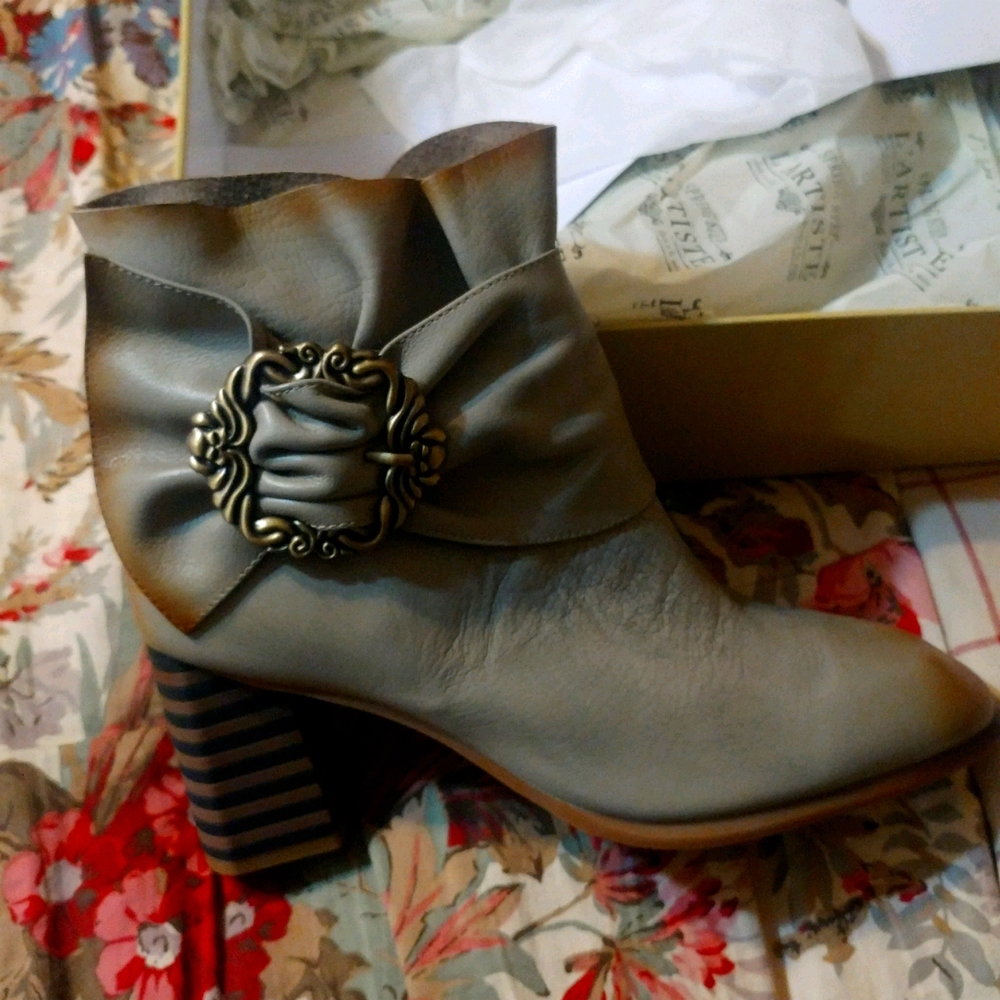NWT ARITSA SHOE BOOT